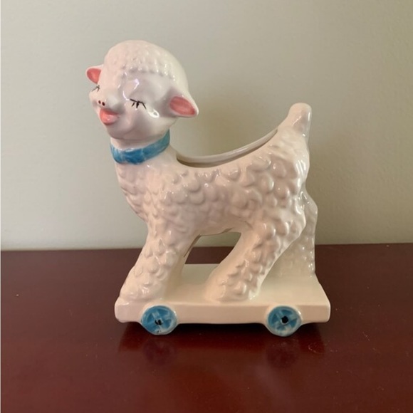 Vintage lamb planter- sheep - wheelbarrow - great condition  princess plaster​​​ - Picture 2 of 6